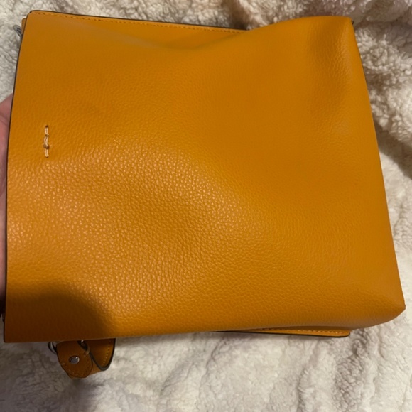 Coach bucket bag - Picture 2 of 6